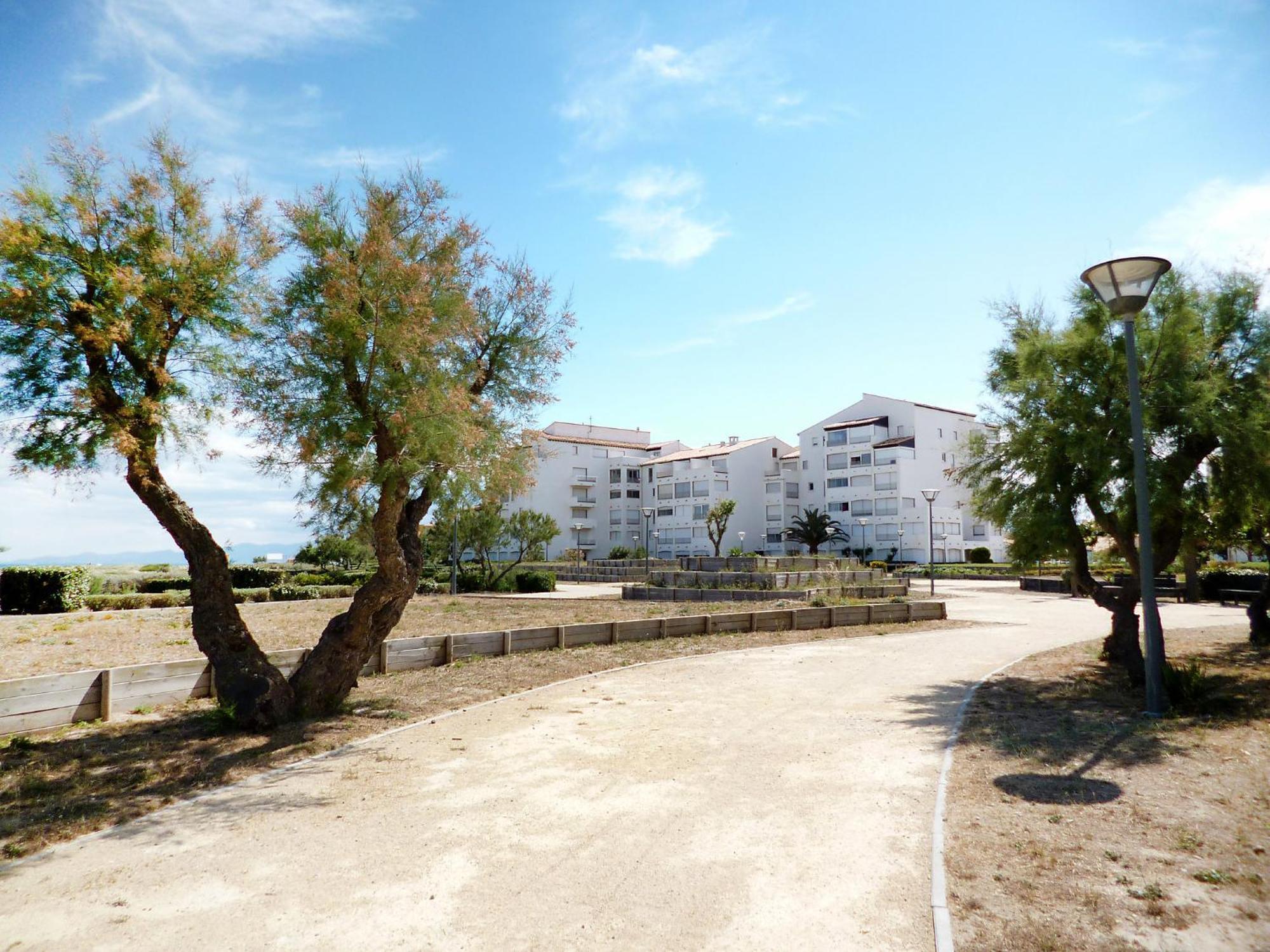 Apartment Apartment Les Cyclades-1 By Interhome